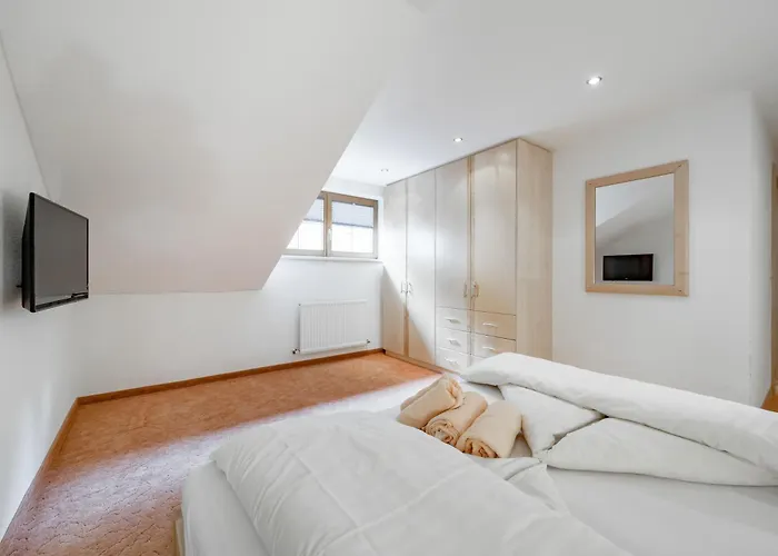 Апартаменти Appartmenthaus Dekupi's *